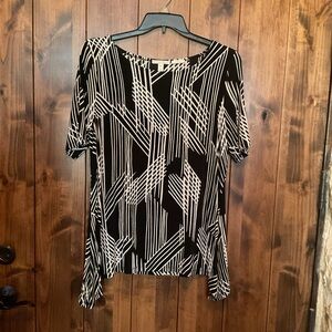 Dana Buchman Black and White Geometric Blouse